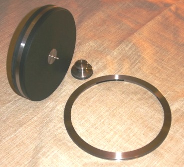 Platetallerk på ca 12 kg. Loddet og kransen er også tunge