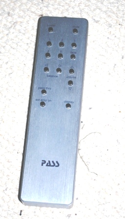 Det er heldigvis balanse på fjernkontrollen, i tillegg til det du forventar elles. Svært solid sak