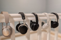 GRUPPETEST: Fem trådløse hodetelefoner i Premium-segmentet